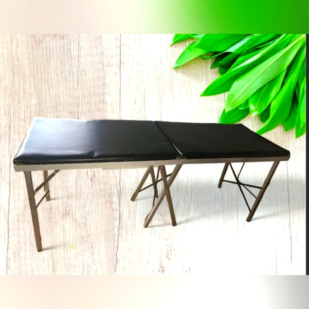 Battle Creek black portable massage table
